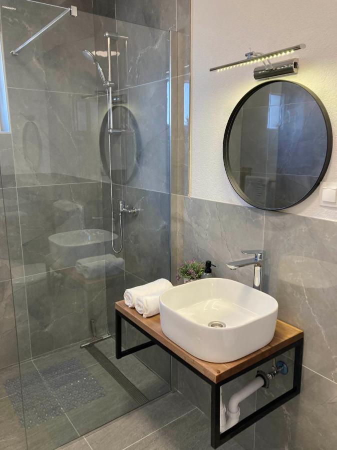 Apartmani Dorijan Vrsi Exteriör bild